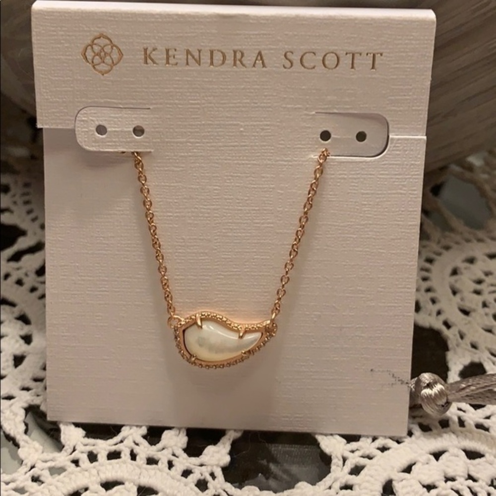 🆕Kendra Scott Necklace Opal & Rose Gold